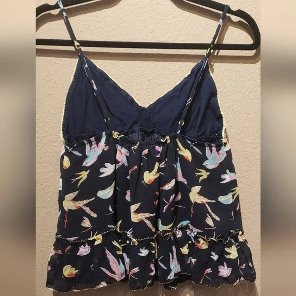 Chelsea & Violet Fllowy Bird Crochet Top Size Small - Picture 4 of 7